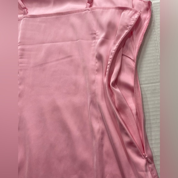 SHEIN Pink Lace Top Size Small NWT - Picture 2 of 4